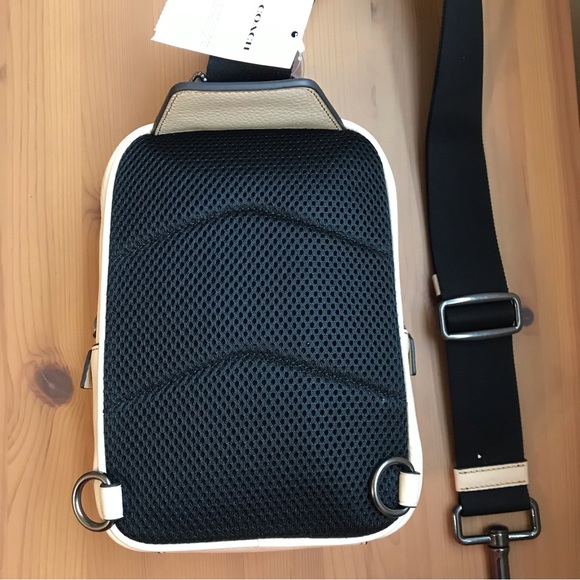 🐶 Coach X Peanuts Track Pack 14 With Snoopy Motif - Picture 8 of 13